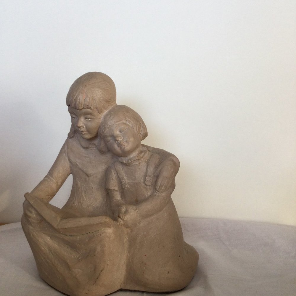 Vintage 80s AUSTIN Prod Inc. Statue Figurine Sculpture Mother & Child Read